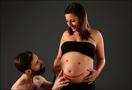 Photo grossesse duo avec le papa à Lyon